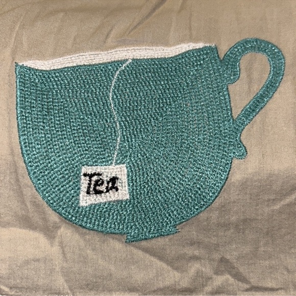 Mini Boden embroidered skirt, size 5/6 - Picture 5 of 8